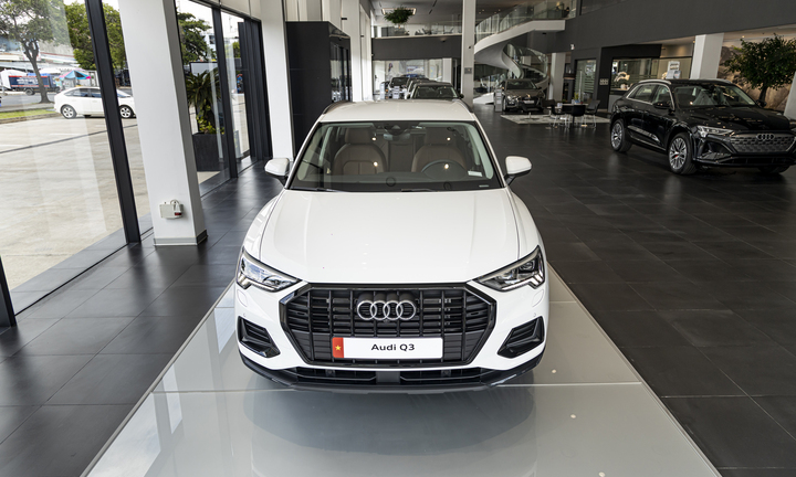 Audi Q3 Advance có giá từ 1,89 tỉ tại Việt Nam, thêm phiên bản đen cá tính