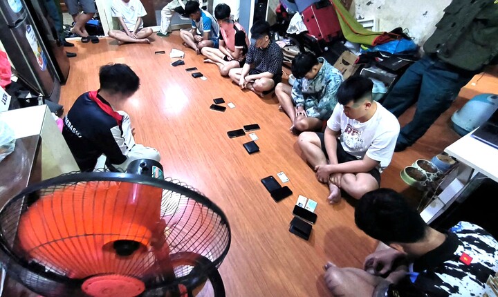 Thanh niên lập nhóm ‘Băng mũ rơm’ chuyên chiếm đoạt Facebook để bán