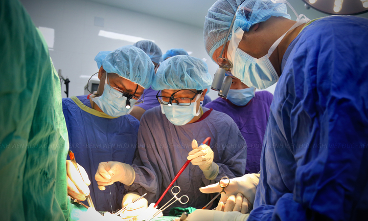 Lần đầu Việt Nam ghép khí quản từ người cho chết não 