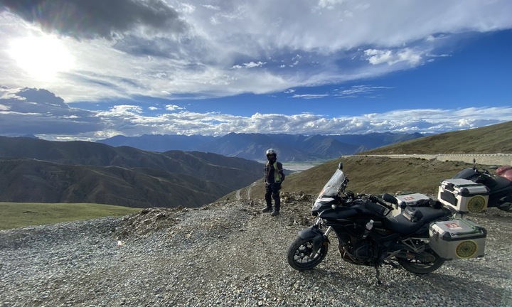 Phượt thủ U80 lái xe máy từ Hà Nội đi Tây Tạng 41 ngày đêm