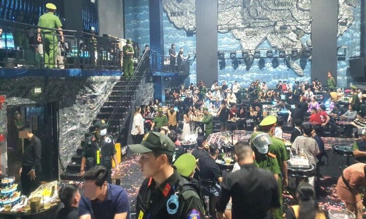 Đột kích bar ở Đà Nẵng lúc nửa đêm, phát hiện nhiều khách dương tính ma túy