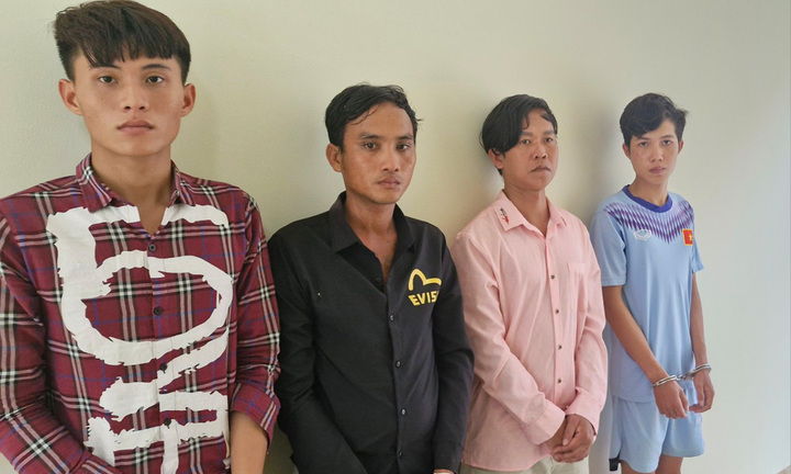 48 giờ truy bắt nhóm chạy ô tô bắt cóc người đi đường đòi tiền chuộc