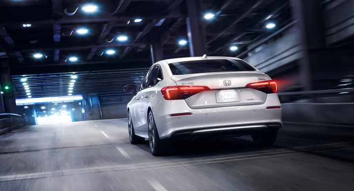 Honda Việt Nam tiếp tục cuộc chơi hybrid với Honda Civic