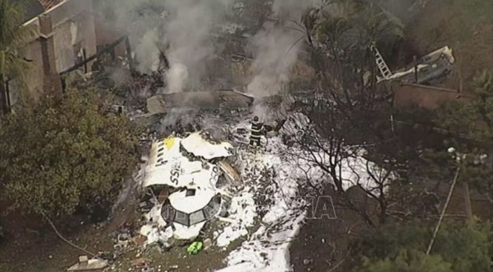 Brazil tìm thấy toàn bộ thi thể trong vụ rơi máy bay tại Sao Paulo