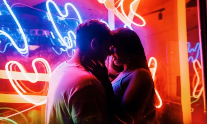 Bắt quả tang vợ ngoại tình, chồng phải đi tù 