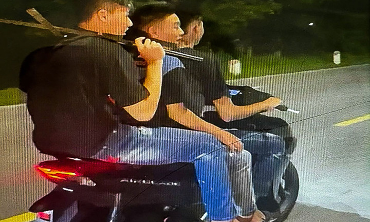 Thanh niên dùng kiếm chặt biển xe ở Hưng Yên, đăng lên mạng khoe thành tích