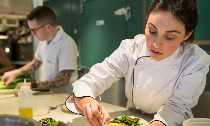 Không có bằng cấp 3, nên học nghề gì để ổn định cuộc sống?