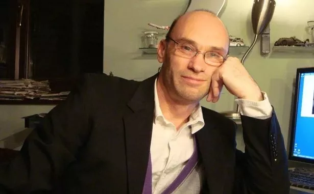 Bệnh lạ khiến người đàn ông chỉ có thể hẹn hò với những phụ nữ có tên đẹp