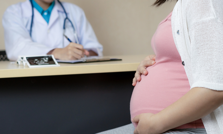 Đăng clip phá thai 9 tháng, nữ Youtuber bị khởi tố tội giết người