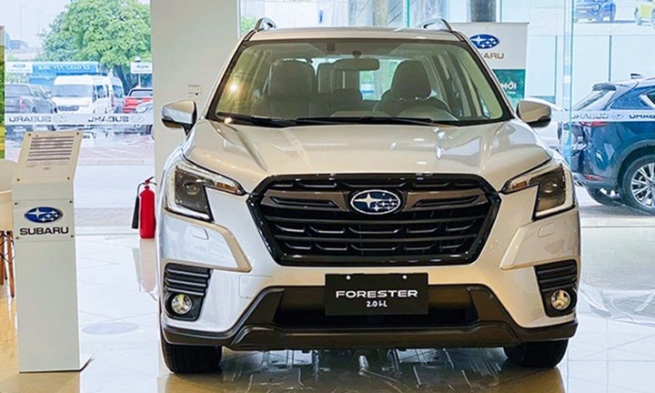 Hàng loạt mẫu xe tiếp tục giảm giá lên đến hàng trăm triệu đồng