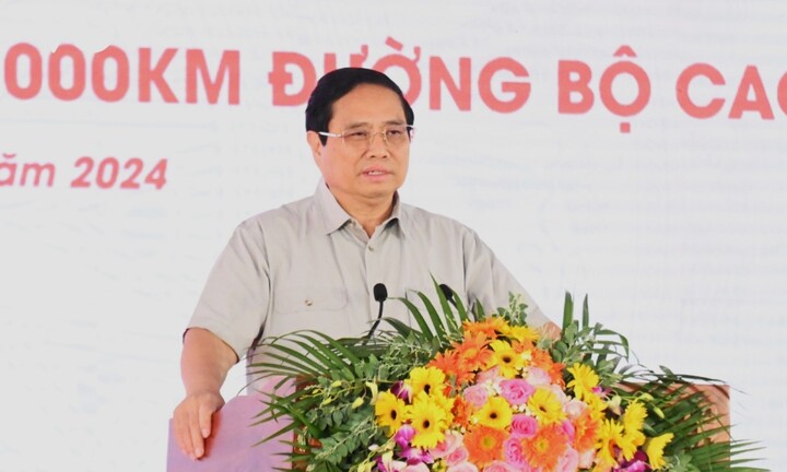 Thủ tướng phát động thi đua 500 ngày đêm hoàn thành 3.000km đường bộ cao tốc