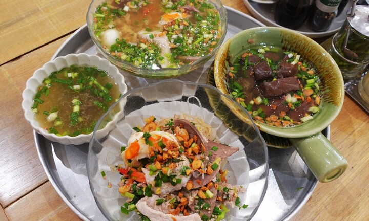 Hủ tiếu Hồng Phát được Michelin đề xuất 2 năm liền có gì đặc biệt?