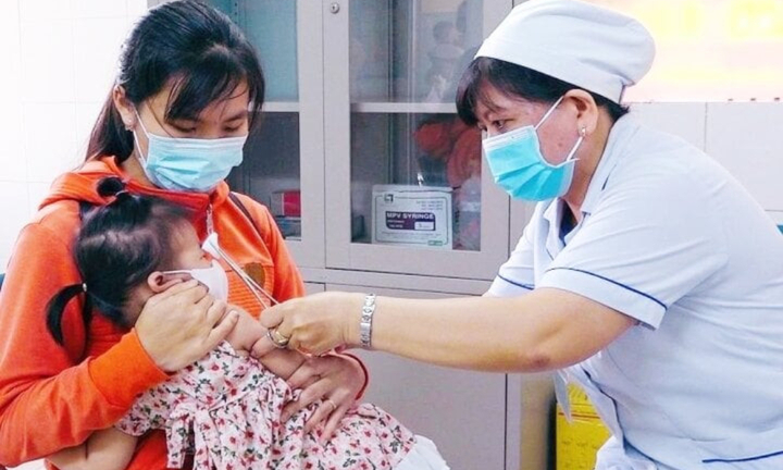 Bổ sung cho Bộ Y tế hơn 424 tỷ đồng thực hiện tiêm chủng mở rộng