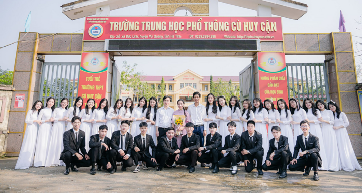 Lớp học miền núi có 100% thí sinh đậu NV1, có trường top đầu cả nước