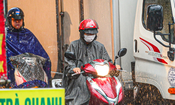 Dự báo thời tiết ngày mai 23/8: Mưa lớn giảm dần ở Bắc Bộ, Trung Bộ nắng 37 độ C