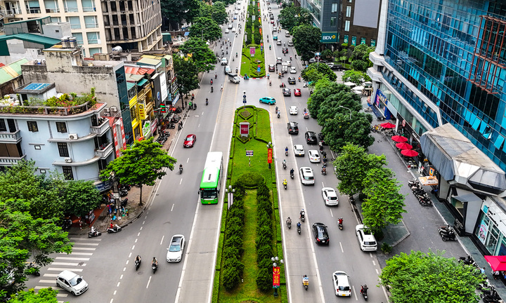 Nhìn từ trên cao 7 tuyến đường sắp bị xén vỉa hè, dải phân cách ở Hà Nội