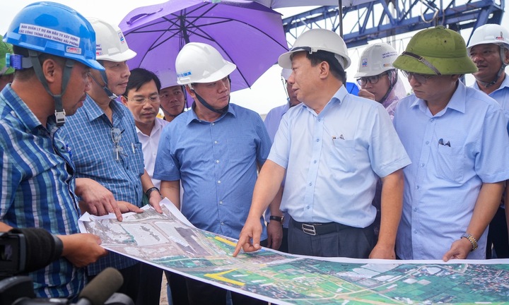 Cầu sông Hóa thông xe vào dịp Kỷ niệm 70 năm ngày Giải phóng Hải Phòng