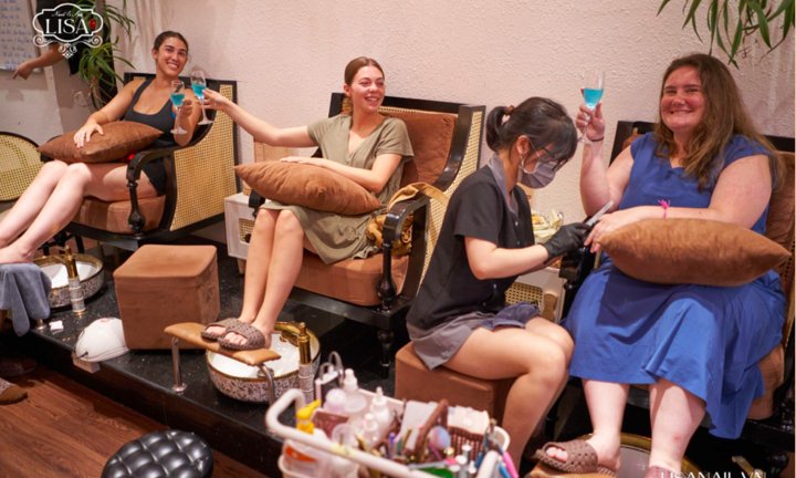 Lisa - hệ thống Nail & Spa được ưu ái của Celeb và du khách ngoại quốc