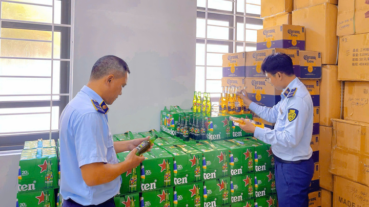 Phú Yên tạm giữ 2.800 chai bia nhãn hiệu Heineken và Corona không hóa đơn