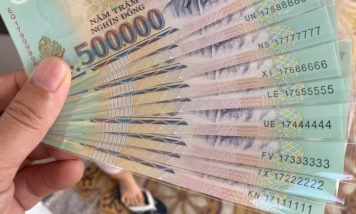 Rộ dịch vụ bán tiền seri đẹp theo ngày sinh với giá cao ngất: Có phạm luật?