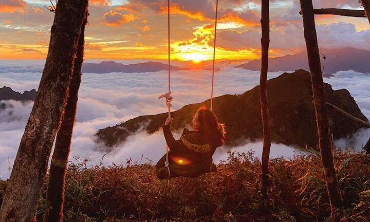 Nghỉ lễ 2/9, đến Sì Thâu Chải ngắm hoàng hôn giữa biển mây đẹp ngất ngây 