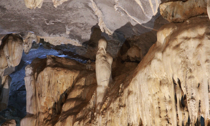 Khám phá động Tiên Ông niên đại 10.000 năm trên Vịnh Hạ Long