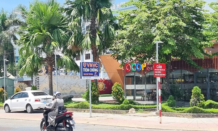 Đặt biển quảng cáo trái phép, Công ty CP Vacxin Việt Nam bị xử phạt