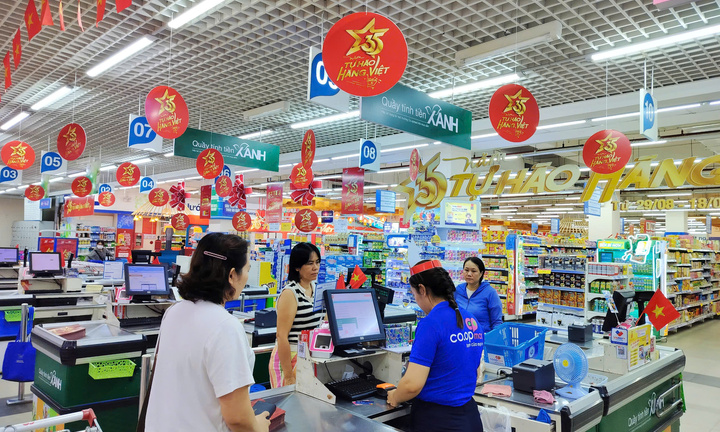 Nhà bán lẻ Việt tổ chức tháng 'Tự hào hàng Việt' lớn nhất năm