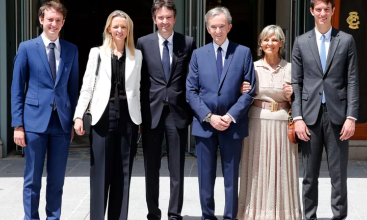 7 gia đình giàu nhất thế giới