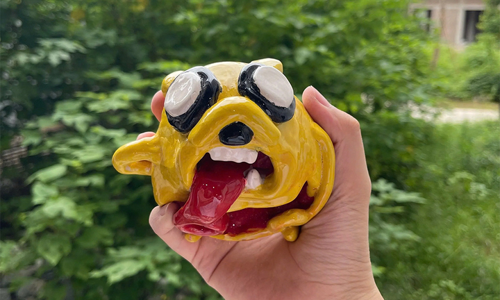 Chủ lò gốm gen Z mê hoặc khách trẻ với loạt sản phẩm 'xấu nhìn lâu hóa đẹp'