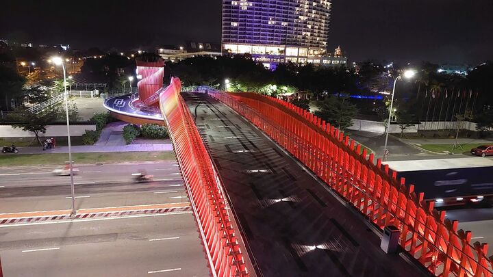 Cầu vượt đại lộ ven biển hơn 40 tỷ đẹp lung linh ở Đà Nẵng 