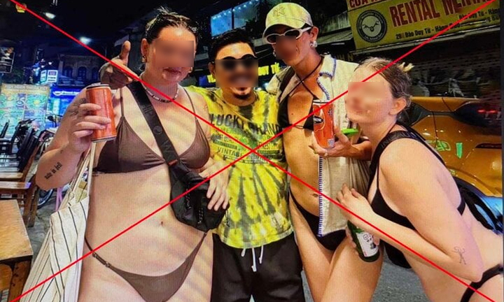 Hà Nội ngàn năm văn hiến, không thể để du khách mặc bikini tung tăng phố cổ