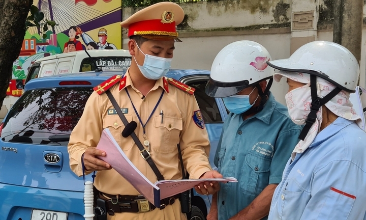 Cảnh sát giao thông có được xử phạt mà không lập biên bản?