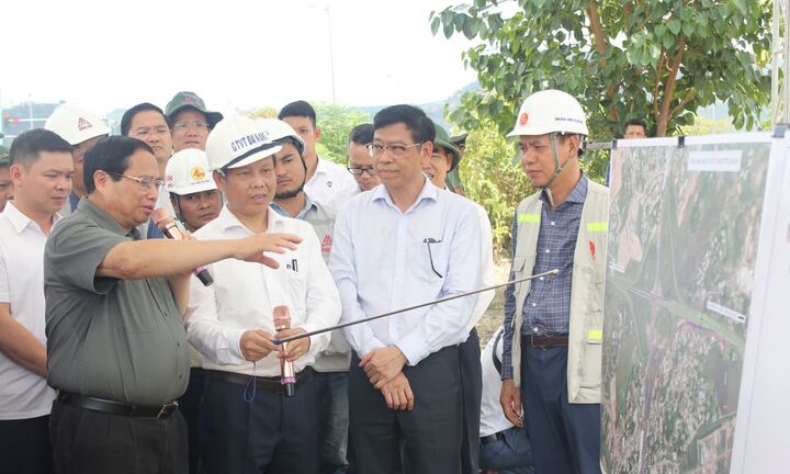 Thủ tướng chỉ đạo 'vượt nắng, thắng mưa' xây cao tốc Hòa Liên - Túy Loan