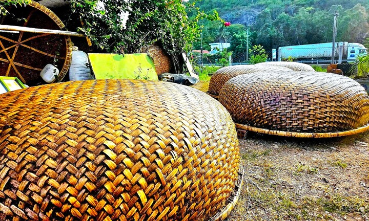 Đặc sắc nguyên liệu làm thúng chai truyền thống