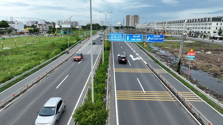 Hình ảnh 'khác lạ' cao tốc TP.HCM - Long Thành - Dầu Giây ngày cuối kỳ nghỉ lễ
