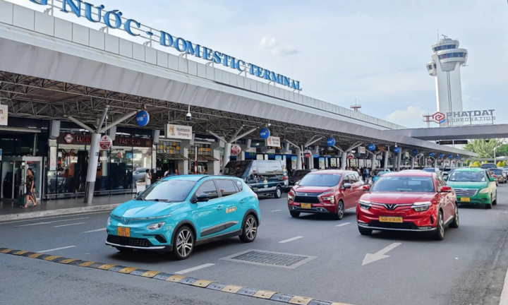 Ngày cuối cùng nghỉ lễ, sân bay Tân Sơn Nhất thưa vắng khách