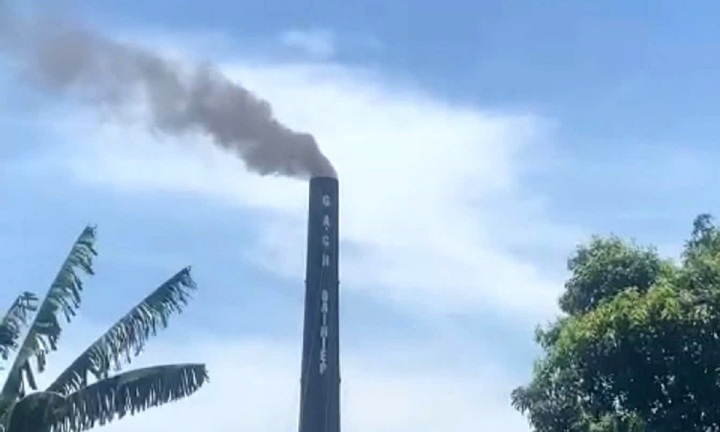 Nhà máy gạch ‘bức tử’ môi trường, dân đóng cửa nhà cả ngày lẫn đêm