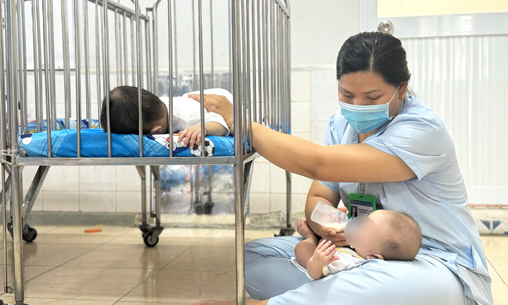 Trẻ bị bạo hành tại mái ấm Hoa Hồng được ổn định tâm lý ở nhà mới