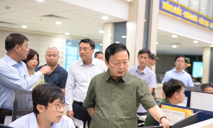 Phó Thủ tướng yêu cầu cơ quan khí tượng cập nhật thông tin bão Yagi liên tục
