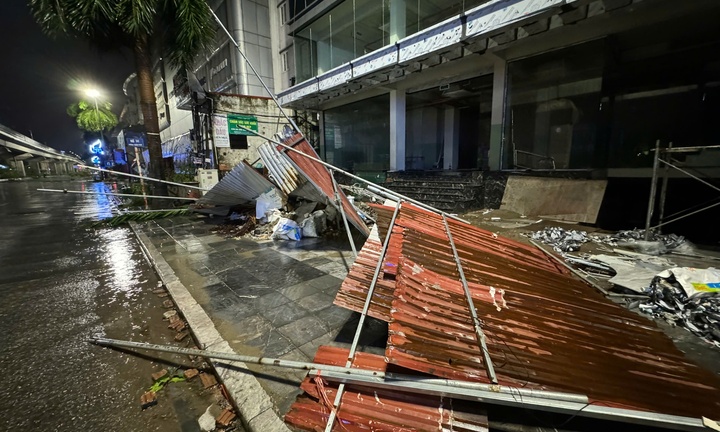 TRỰC TIẾP: Bão Yagi quét qua Hà Nội, gió rít liên hồi, 1 người thiệt mạng