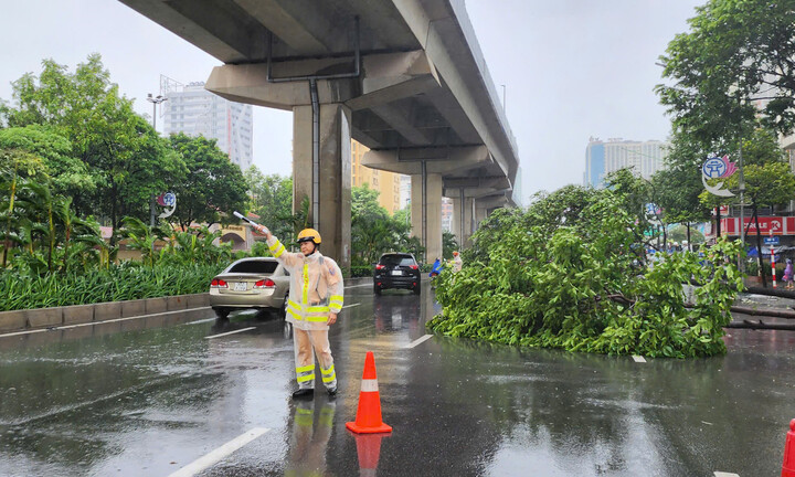 Phó Thủ tướng yêu cầu duy trì cấm đường, hạn chế người dân ra khỏi nhà