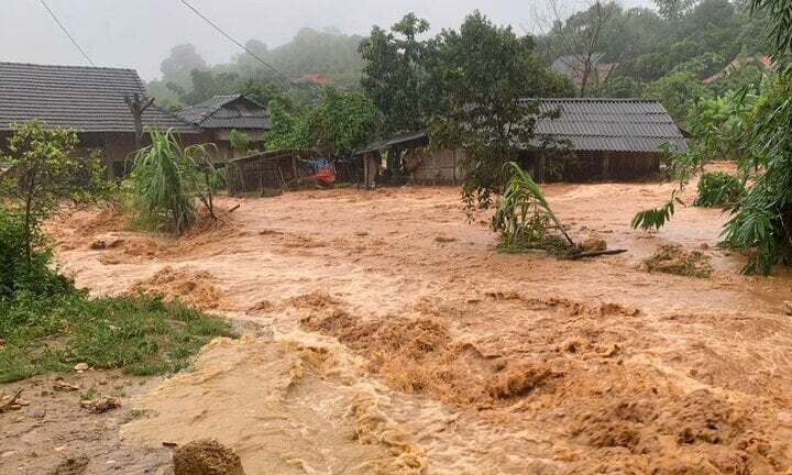 Xử lý nghiêm cá nhân, tổ chức đưa tin sai, ảnh hưởng công tác phòng chống bão lũ