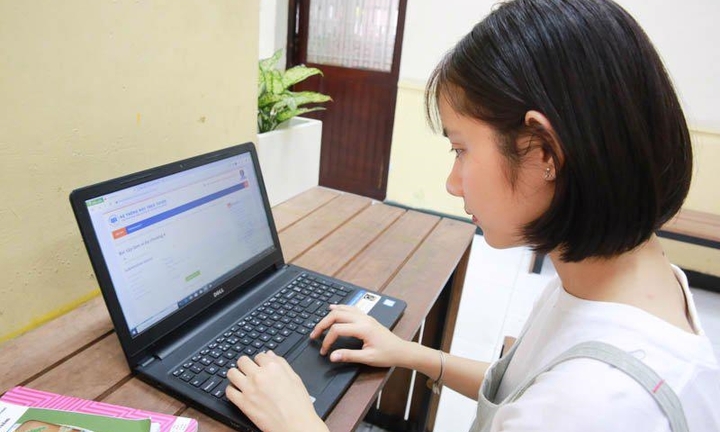 Thêm nhiều trường đại học chuyển sang học online sau bão Yagi