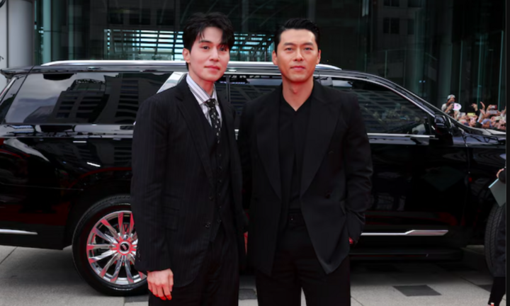 Sao Kpop 10/9: Hyun Bin làm 'náo loạn' thảm đỏ, Jennie tái xuất solo