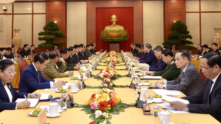 Quyết tâm gìn giữ, vun đắp quan hệ Việt Nam - Lào mãi mãi xanh tươi, phát triển