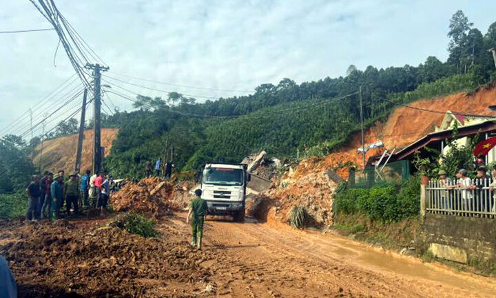 Tiếp tục sạt lở ở Yên Bái, 5 người chết và nhiều người bị thương