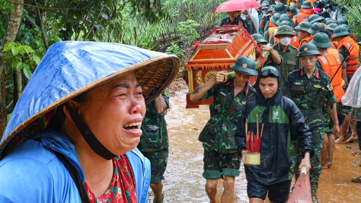 Lũ quét cả bản ở Lào Cai: Cả nhà 11 người, mất 9 người 