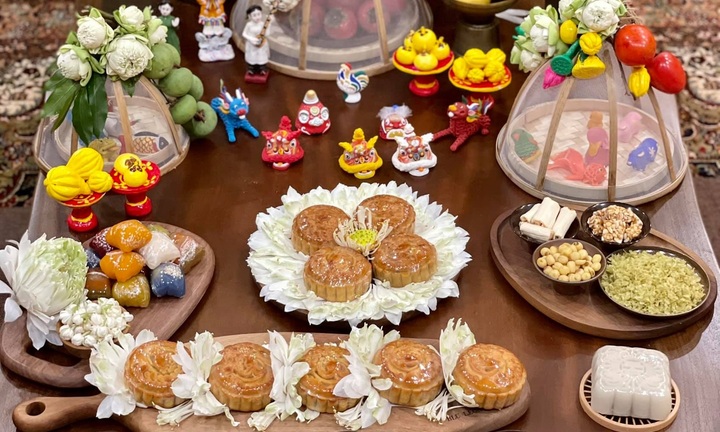 Mâm cúng rằm tháng 8 đầy đủ gồm những gì?