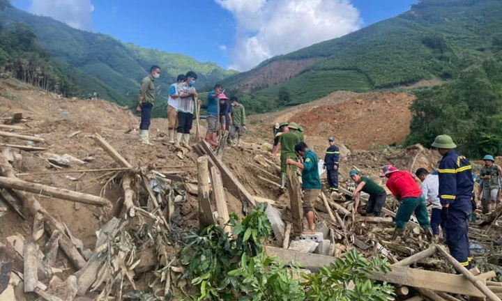 Sạt lở vùi lấp 8 ngôi nhà ở Lào Cai: Tìm thấy thi thể 2 trẻ em